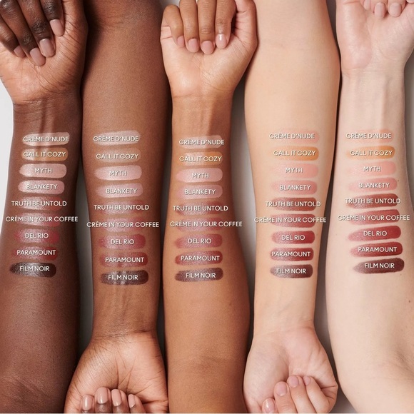 MAC ‘Paramount' M·A·Cximal Sleek Satin Lipstick - Picture 5 of 9